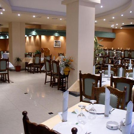 Rex Hotel Tulcea Buitenkant foto