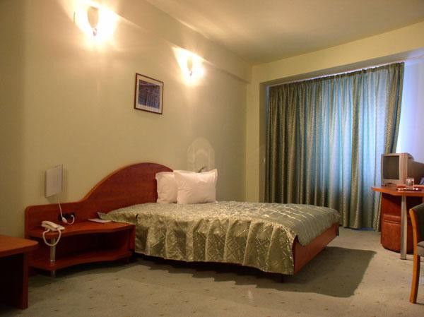 Rex Hotel Tulcea Buitenkant foto