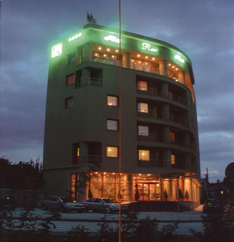 Rex Hotel Tulcea Buitenkant foto