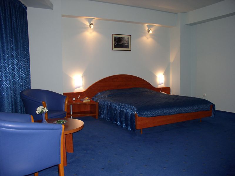 Rex Hotel Tulcea Buitenkant foto